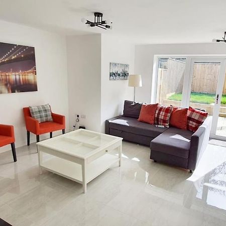Walnut Flats-F2, 3-Bedroom With Garden & Patio - Ac, Parking, Netflix, Wifi - Close To Oxford, Bicester & Blenheim Palace Екстер'єр фото