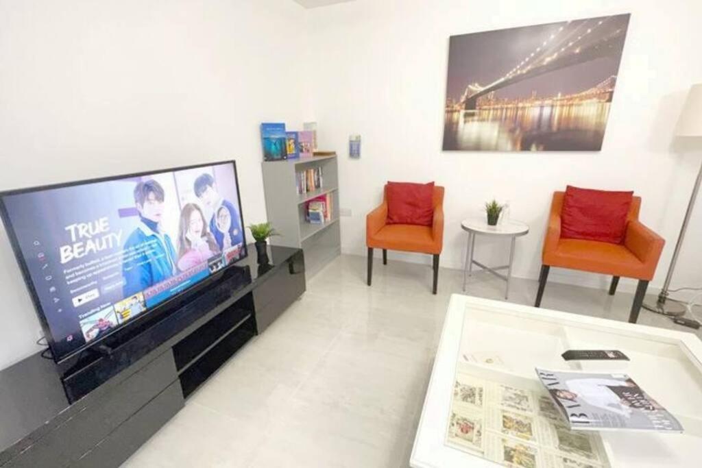 Walnut Flats-F2, 3-Bedroom With Garden & Patio - Ac, Parking, Netflix, Wifi - Close To Oxford, Bicester & Blenheim Palace Екстер'єр фото
